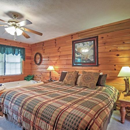 Idyllic Cabin With Hot Tub Less Than 2 Mi To Dollywood! Sevierville Exterior photo