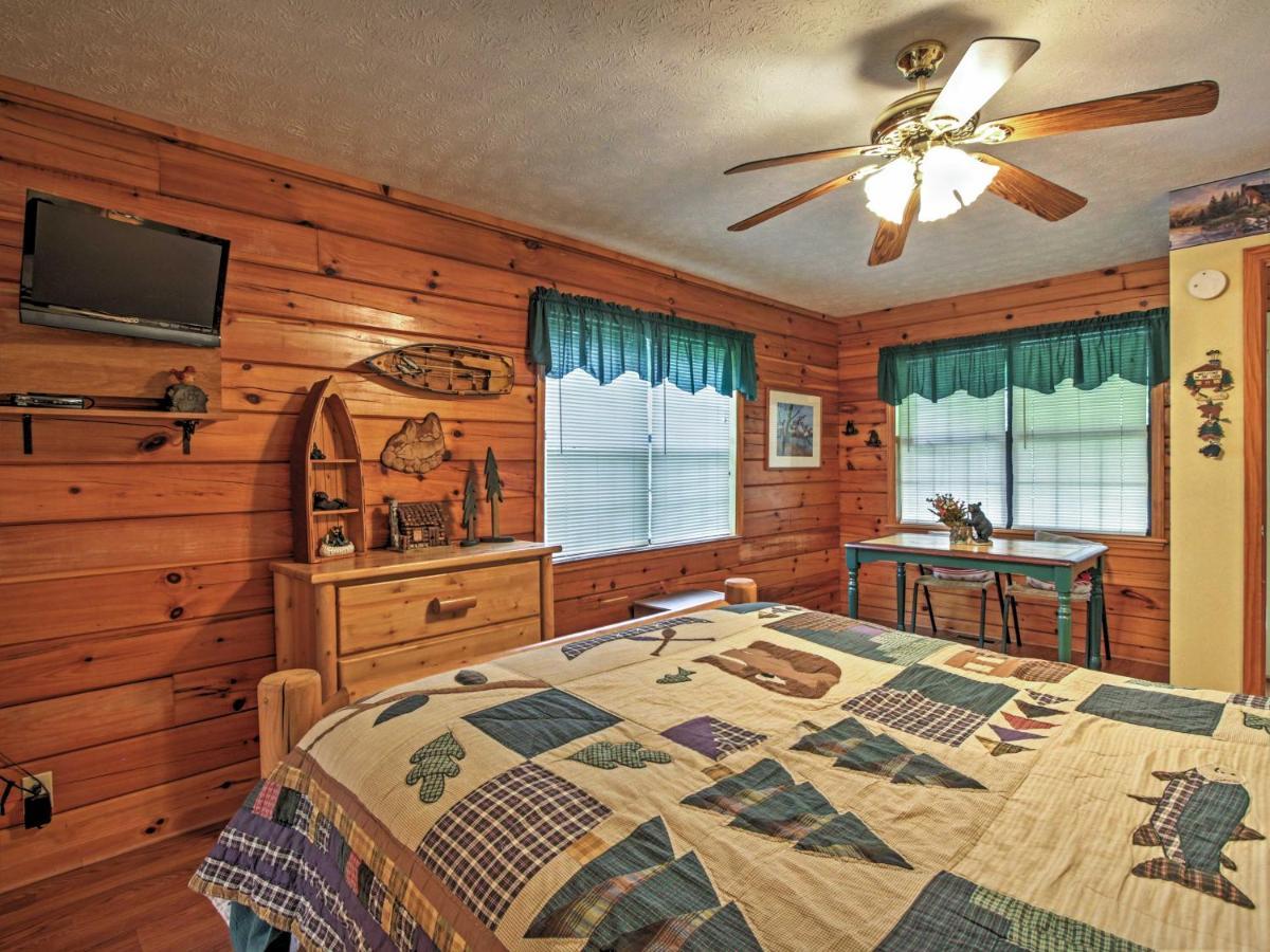 Idyllic Cabin With Hot Tub Less Than 2 Mi To Dollywood! Sevierville Exterior photo